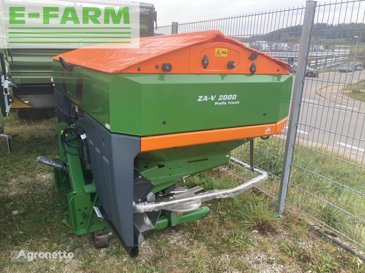 Amazone za-v 2000 mounted fertilizer spreader