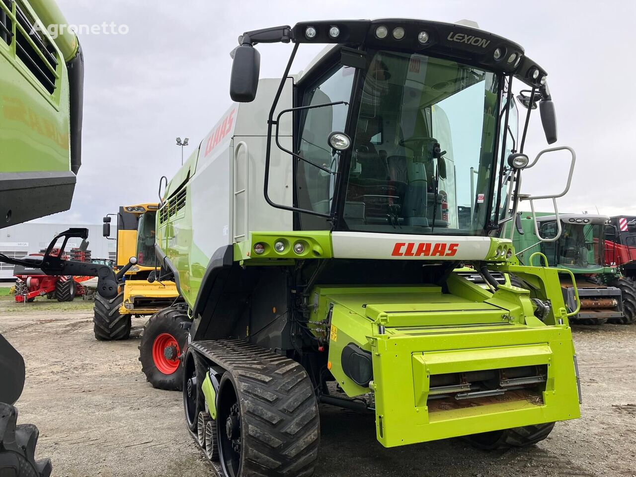 Claas Lexion 760 4x4 + Vario 1050 grain harvester