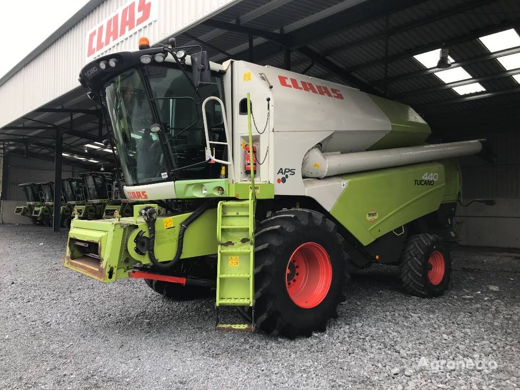 Claas Tucano 440 grain harvester