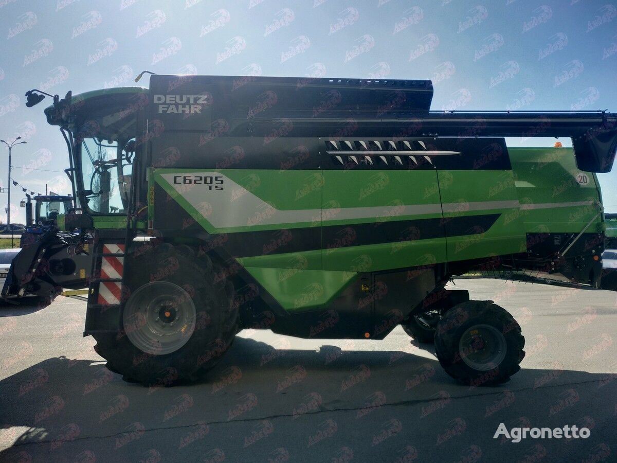 new Deutz-Fahr S6205TS grain harvester