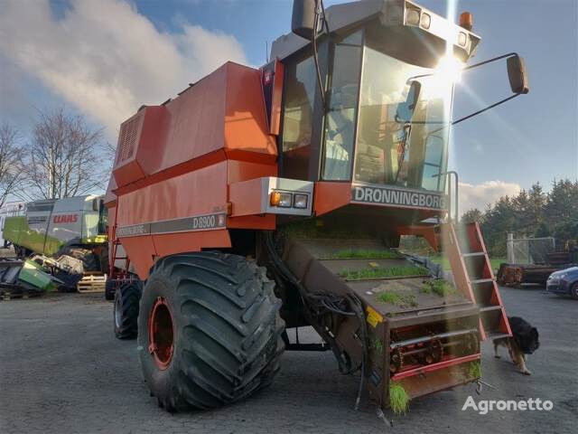 Dronningborg 8900 grain harvester