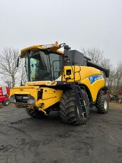 New Holland CR960 grain harvester