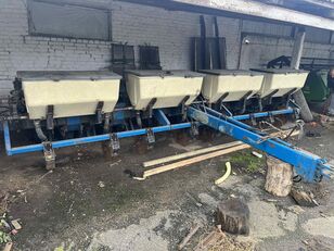 Kinze mechanical precision seed drill