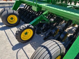 John Deere 1590 mechanical seed drill