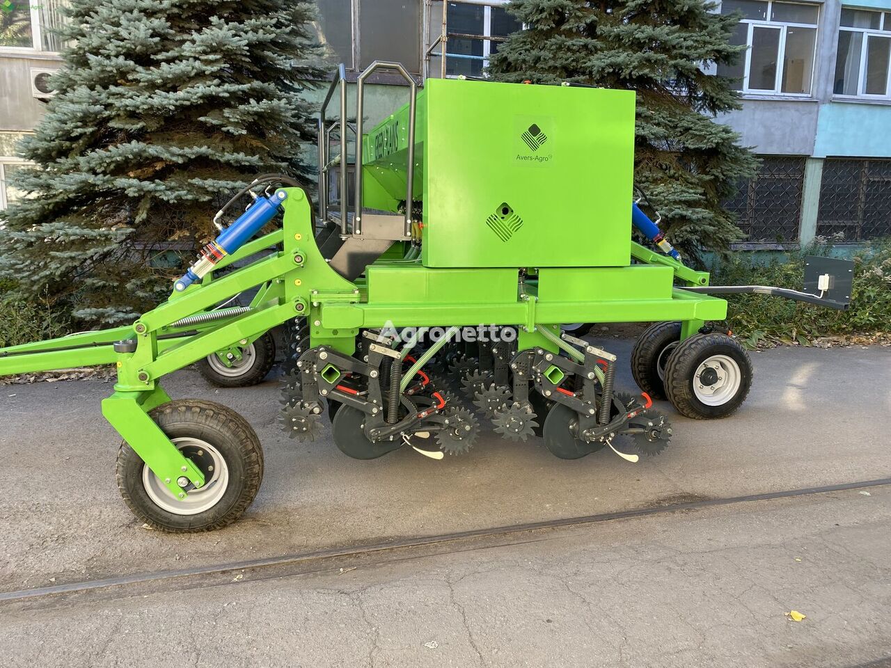 new Avers-Agro Seeder monodisc Green Plains SD 2.7 pneumatic seed drill