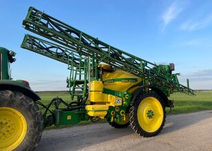 John Deere 824 trailed sprayer