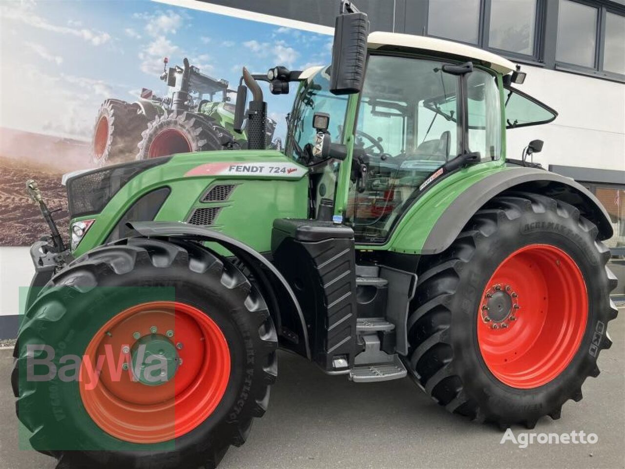 Fendt 724 VARIO  wheel tractor