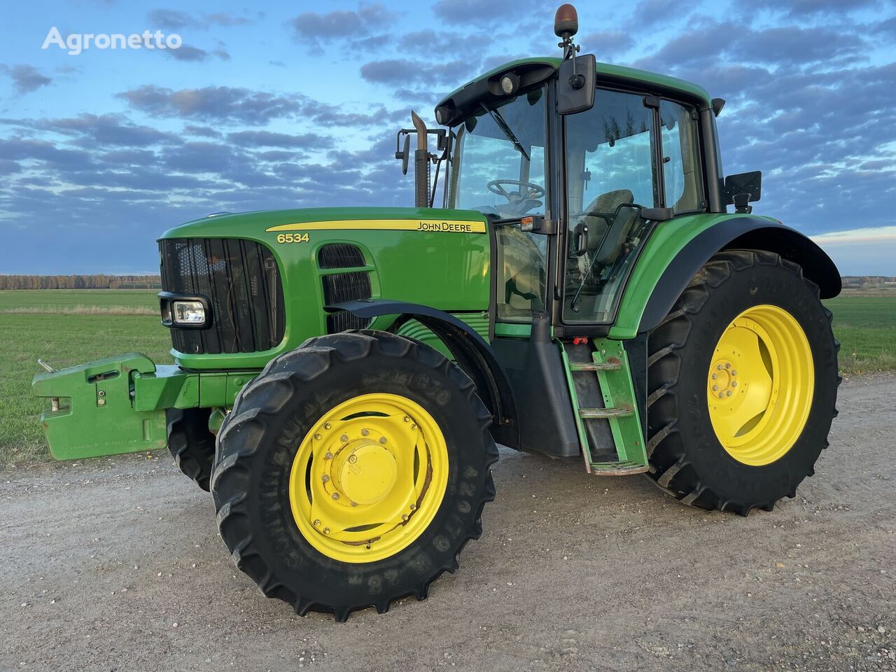 John Deere 6534 wheel tractor
