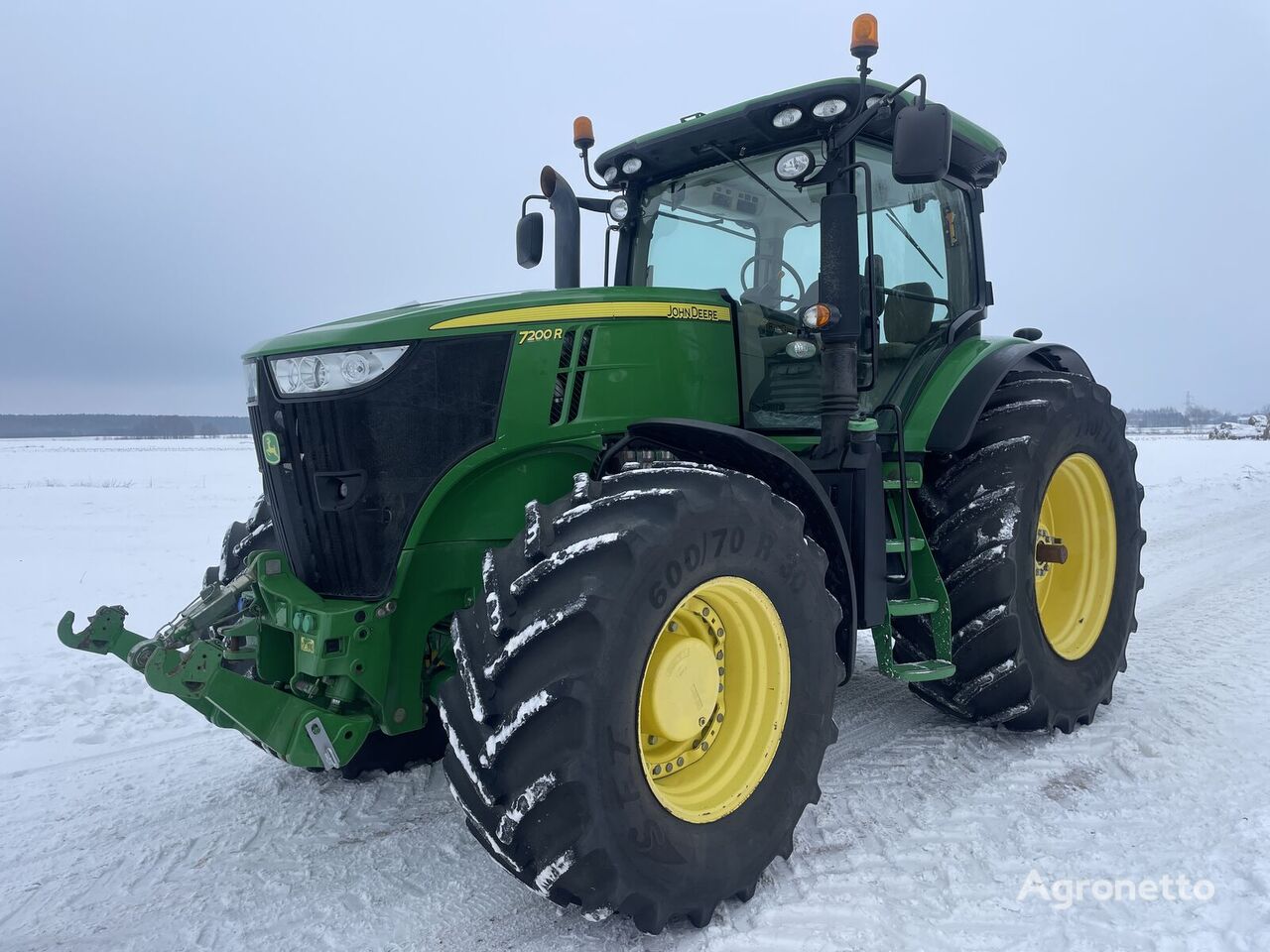 John Deere 7200R wheel tractor