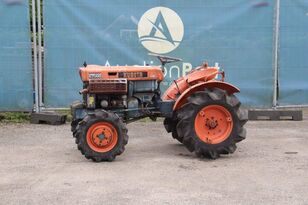 Kubota B7000 wheel tractor